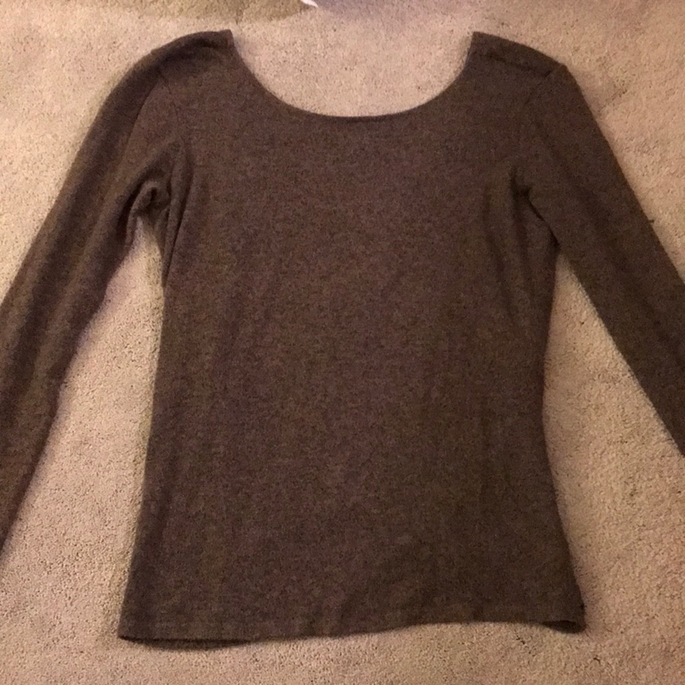 Long sleeve shirt with criss-crossed back